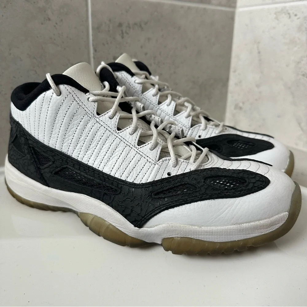 Nike Air Jordan 11 XI Retro Sneaker Size 11.5 Men